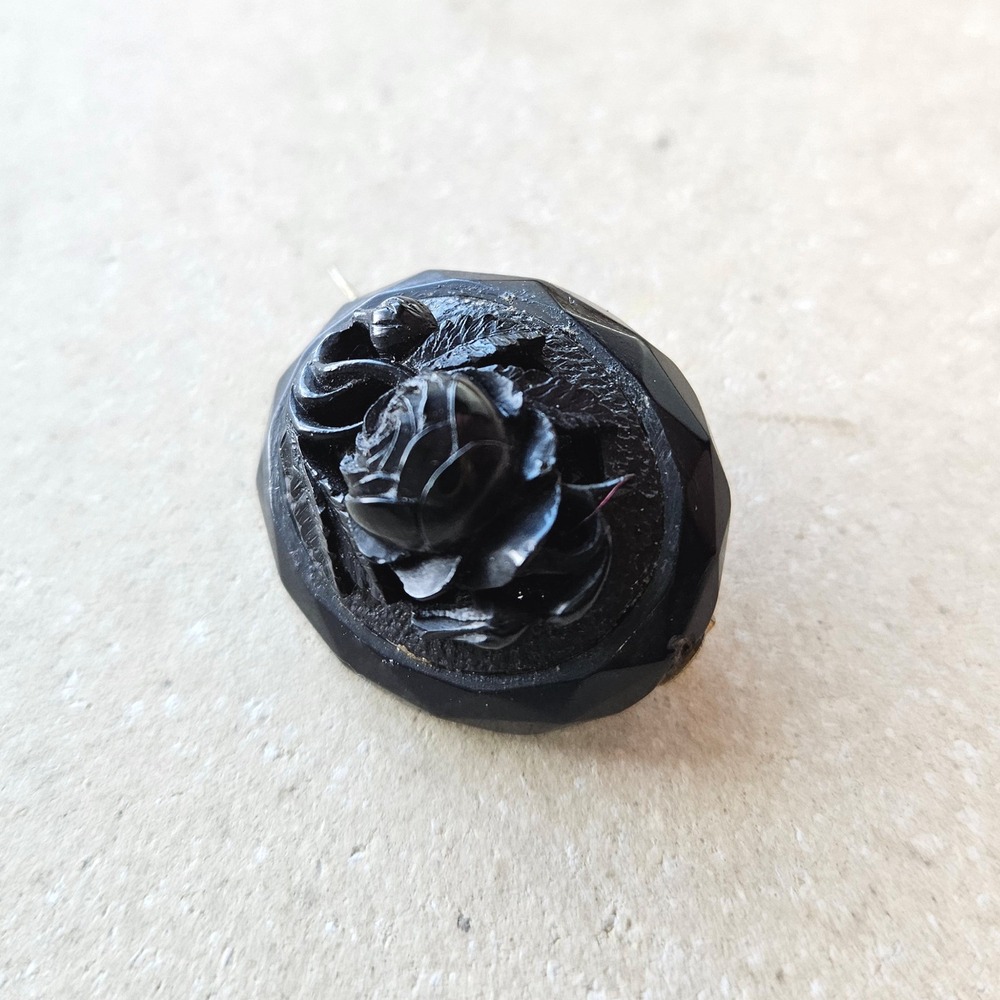Antique Black Carved Rose Mourning Brooch Victorian Faceted Jet Oval Pin - Picture 2 of 5